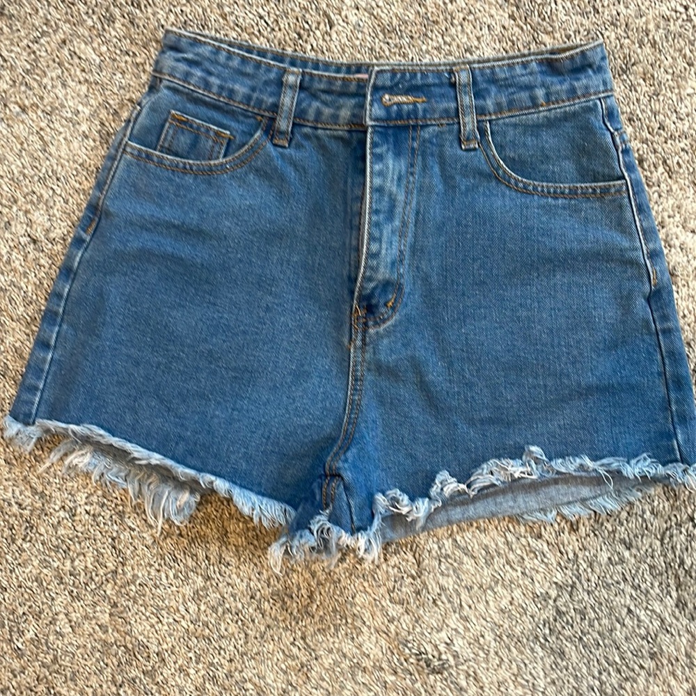 New adorable, high waisted jean shorts, NWOT 😊❤️